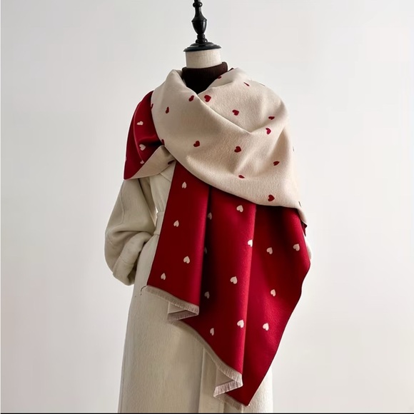 Hautesales Accessories - Elegant Double Sided Red and Cream Heart Scarf